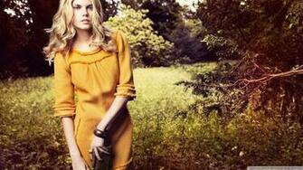 Woman In Yellow Dress Wallpaper