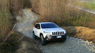 Jeep Cherokee Wallpaper