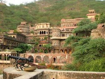 India Neemrana Fort Wallpaper New HD