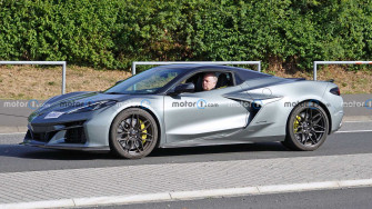 Chevrolet Corvette E Ray Hybrid Spied Completely Undisguised