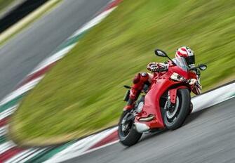 Ducati Panigale Showing Jpg