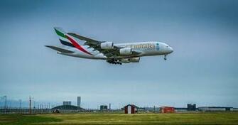 Wallpaper Fly Emirates Airplane