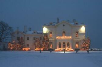Southern Mansion Christmas Wallpaper