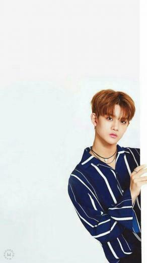 Bae Jin Young Wanna One Lila