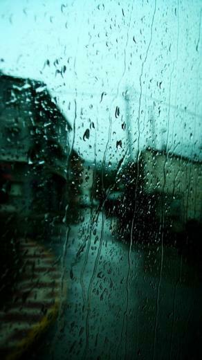 iPhone Rain Wallpaper