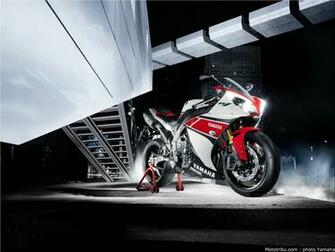 R1 Wallpaper