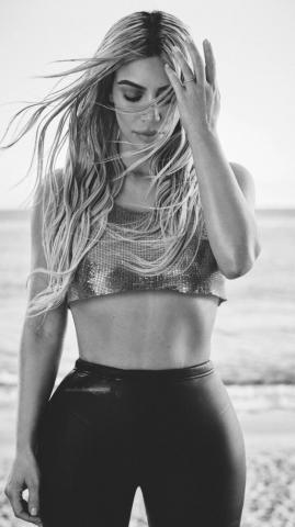 Kim Kardashian iPhone Wallpaper On