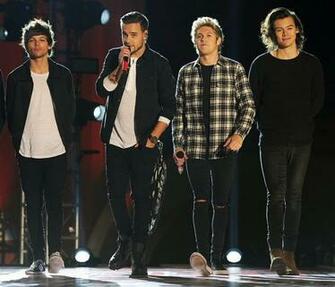 One Direction Si Esibiscono Con Drag Me Down Per La Prima