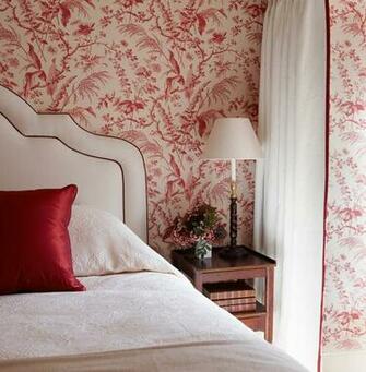 Stunning Bedroom In White With Red And Chinoiserie Wallpaper