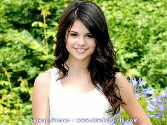Selena Gomez Wallpaper