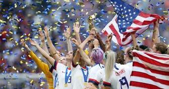 Soccer Parade Nyc Watch The Uswnt Ticker Tape Celebrating
