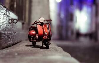 Wallpaper Macro Night Street Model Toy Moped Border