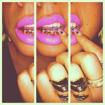 Gold Grillz Pink Lips Teeth