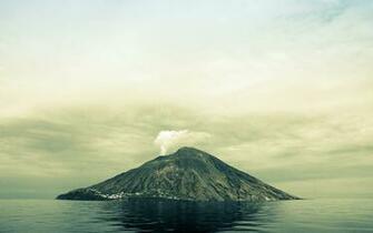 Abstract Volcano Eruption HD Desktop Wallpaper Pictures