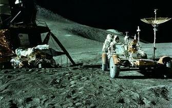 Wallpaper Astronaut On The Moon