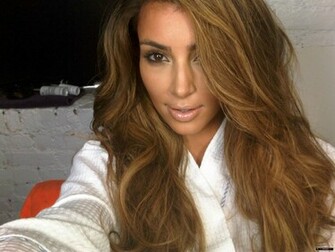 Kim Kardashian Blonde Pictures HD Desktop Wallpaper