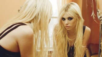 WallpaperHDtaylormomsen Jpg