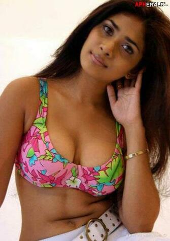 Hot Navel Actress Image