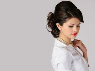 Selena Gomez Wallpaper HD