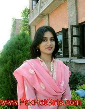 Farzana Rukhsar Pakistani Desi Cute Girls Wallpaper