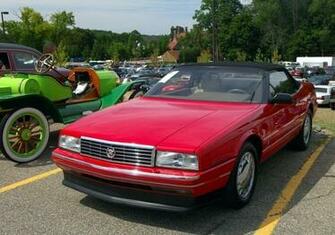 Cadillac Allante Desktop Wallpaper
