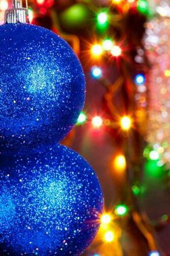 Wallpaper Christmas Lights And Balls iPhone