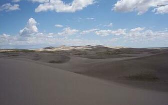 Desert Hills Cloudy Sky Wallpaper