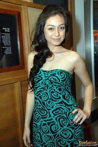 Galeri Foto Celine Evangelista Terbaru