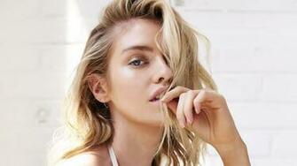 Stella Maxwell Wallpaper And Background Image Net
