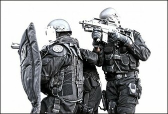 Swat Team Police Crime Emergency Weapon Gun Wallpaper