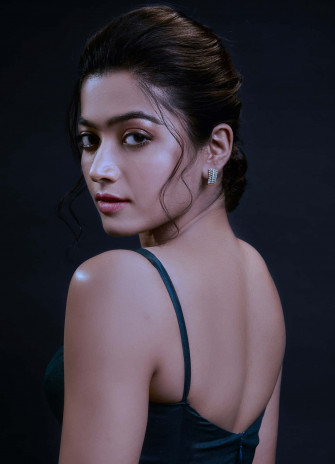Rashmika Mandanna HD Wallpaper