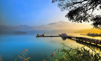 Beautiful Lake Wallpaper
