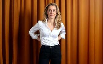 Gillian Anderson Photoshoot Wallpaper