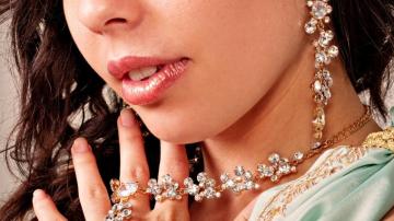 Elegant Jewellery Piece To Carry With Ethnic Dresses