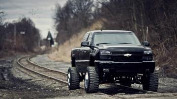 Beautiful Lifted Chevy Truck Wallpaper In Trucks
