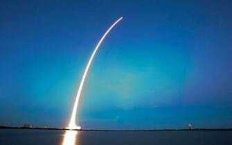 Falcon Launch Destkop Backgrounddestkop Background
