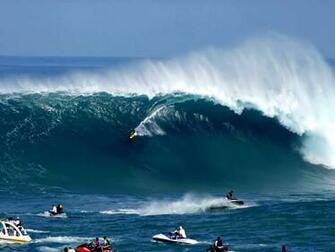 Surfing Atau Beselancar Di Lautan Adalah Salah Satu Olahraga Yang