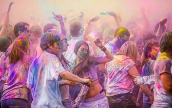 Happy Holi HD Wallpaper Image