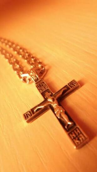 Wallpaper Cross Chain Decoration