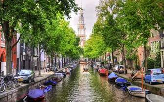 City River Scene Tours Wallpaper