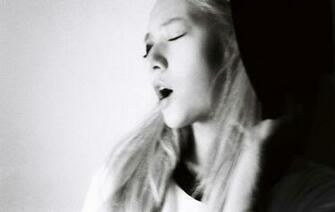 F X Red Light Krystal Teaser Wallpaper