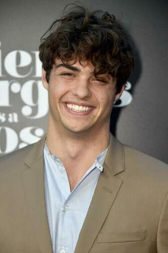 Noah Centineo Coqueluche Surprise De Sera Le H Ros