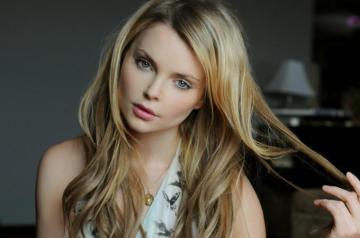 Izabella Miko HD Wallpaper And Background