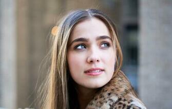 Wallpaper Portrait Actress Haley Lu Richardson Image For