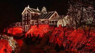 Yarn Decorated For Christmas Wallpaper
