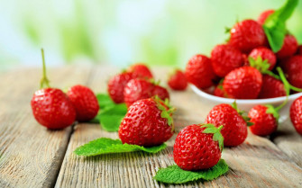 Strawberry Desktop Wallpaper