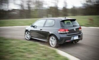 Volkswagen Golf R Photo