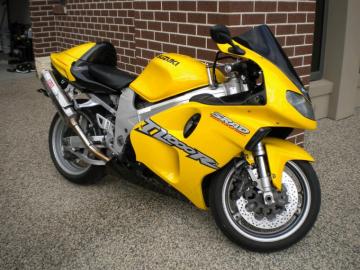 Unmellow Yellow Twins And Suzuki Tl1000r S In Aus