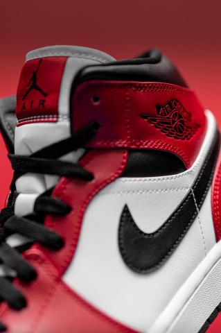 Air Jordan Mid Chicago Black Toe Stadium Goods