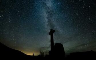 Stars Night Cross Galaxy Milky Way Wallpaper